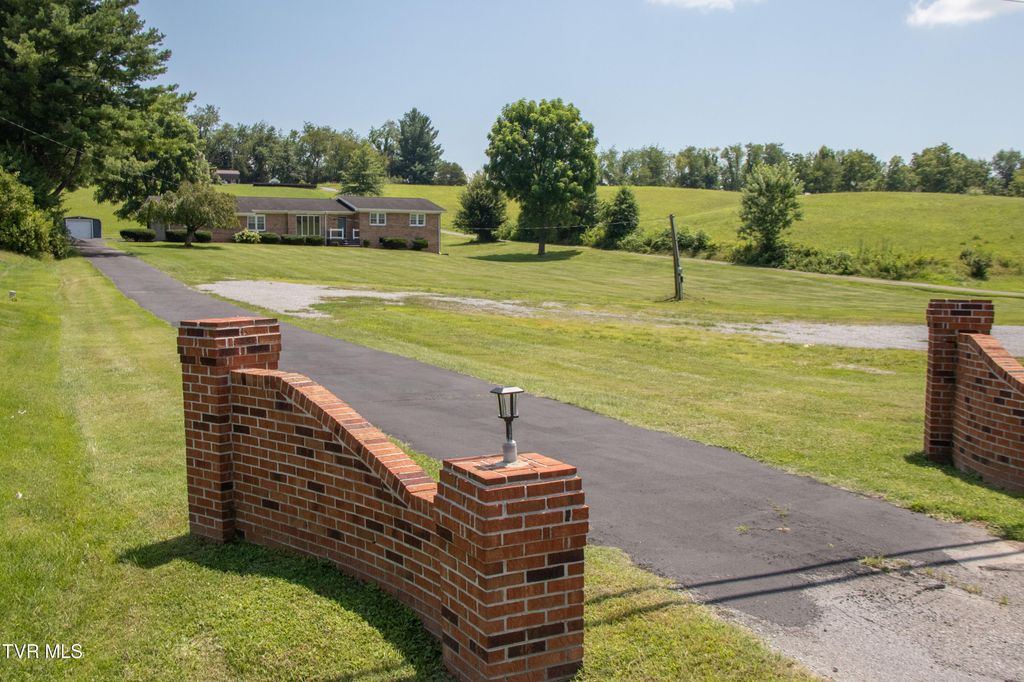 Photo of 19400 Lee Highway, Abingdon, VA 24210 (MLS # 9983639)