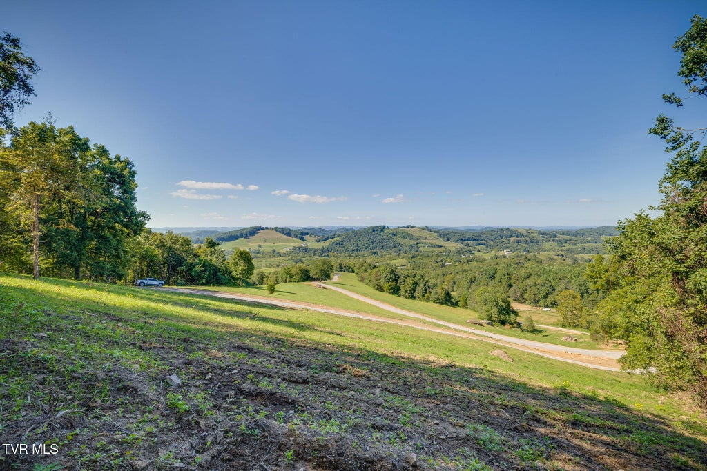 Photo of 2 Blackberry Hills Trail LN, Thorn Hill, TN 37881 (MLS # 10000315)