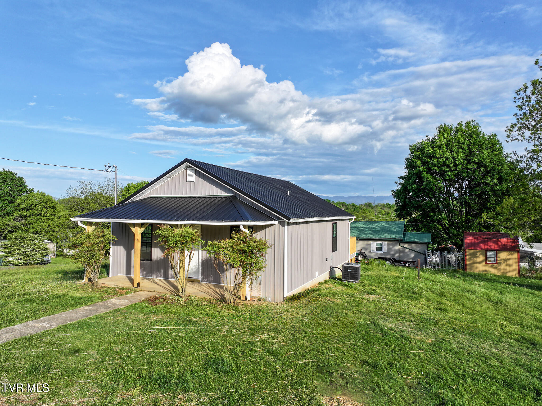 322 Cypress Street, Greeneville, Tennessee image 2
