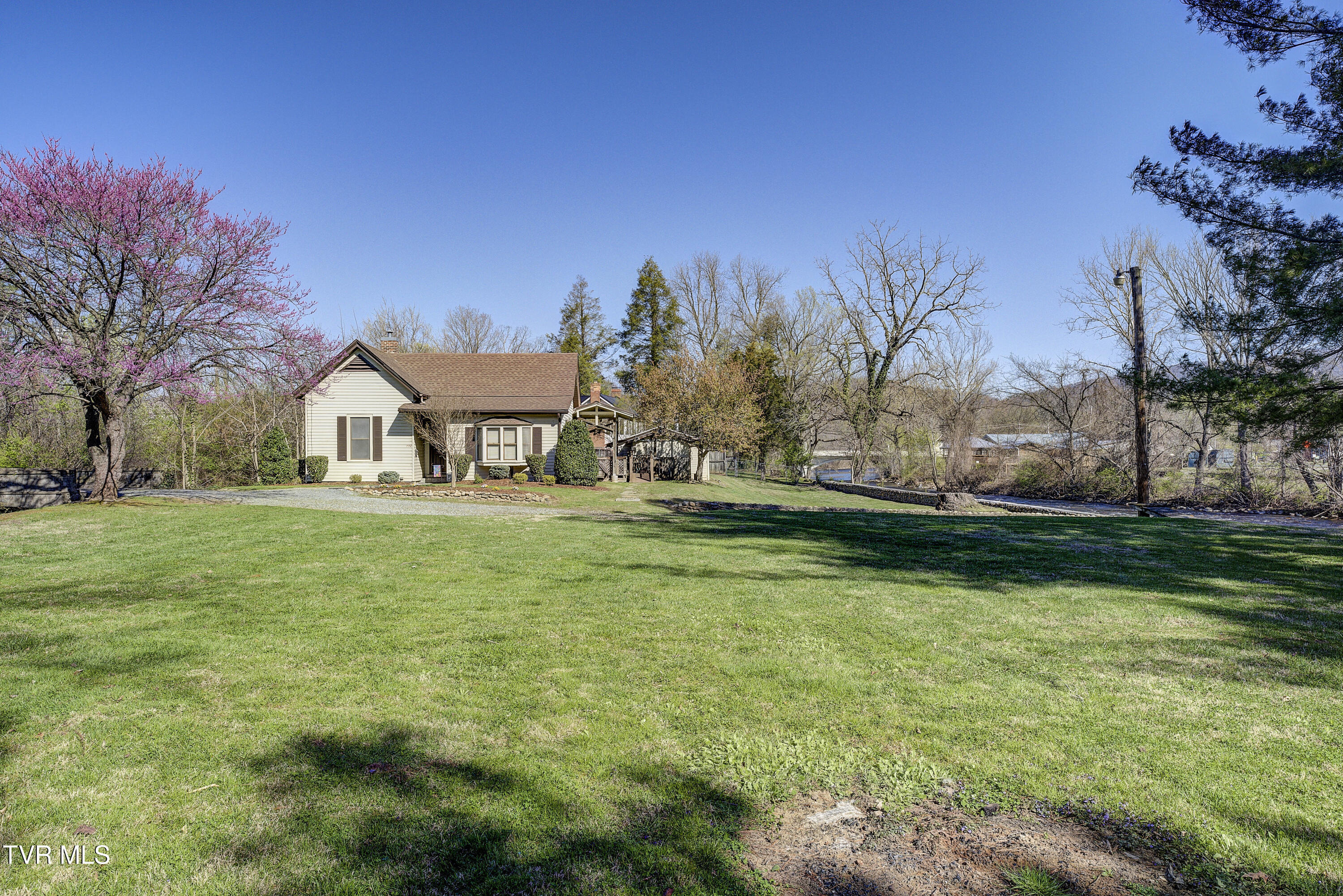 220 Riverside Drive, Elizabethton, Tennessee image 4