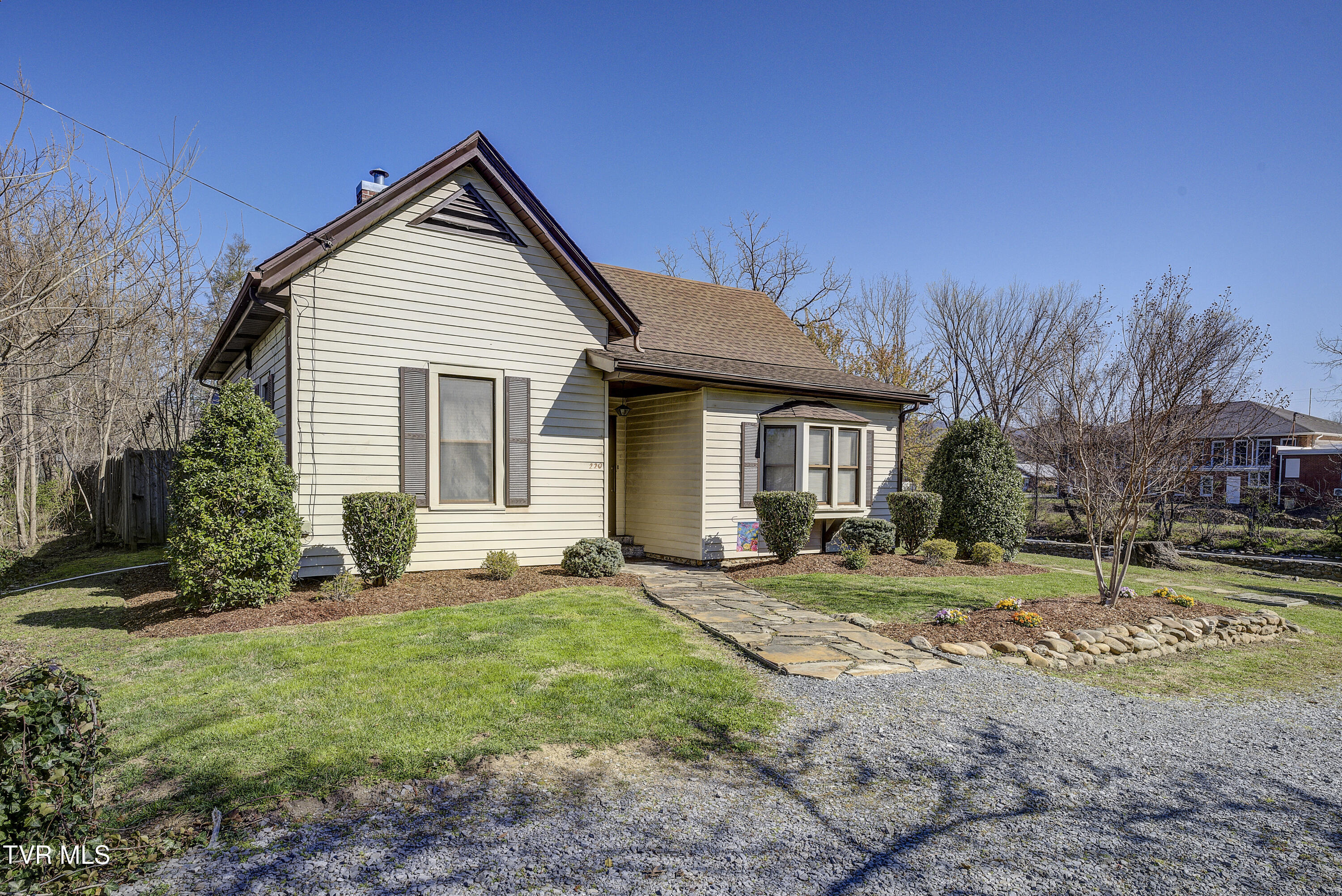 220 Riverside Drive, Elizabethton, Tennessee image 2