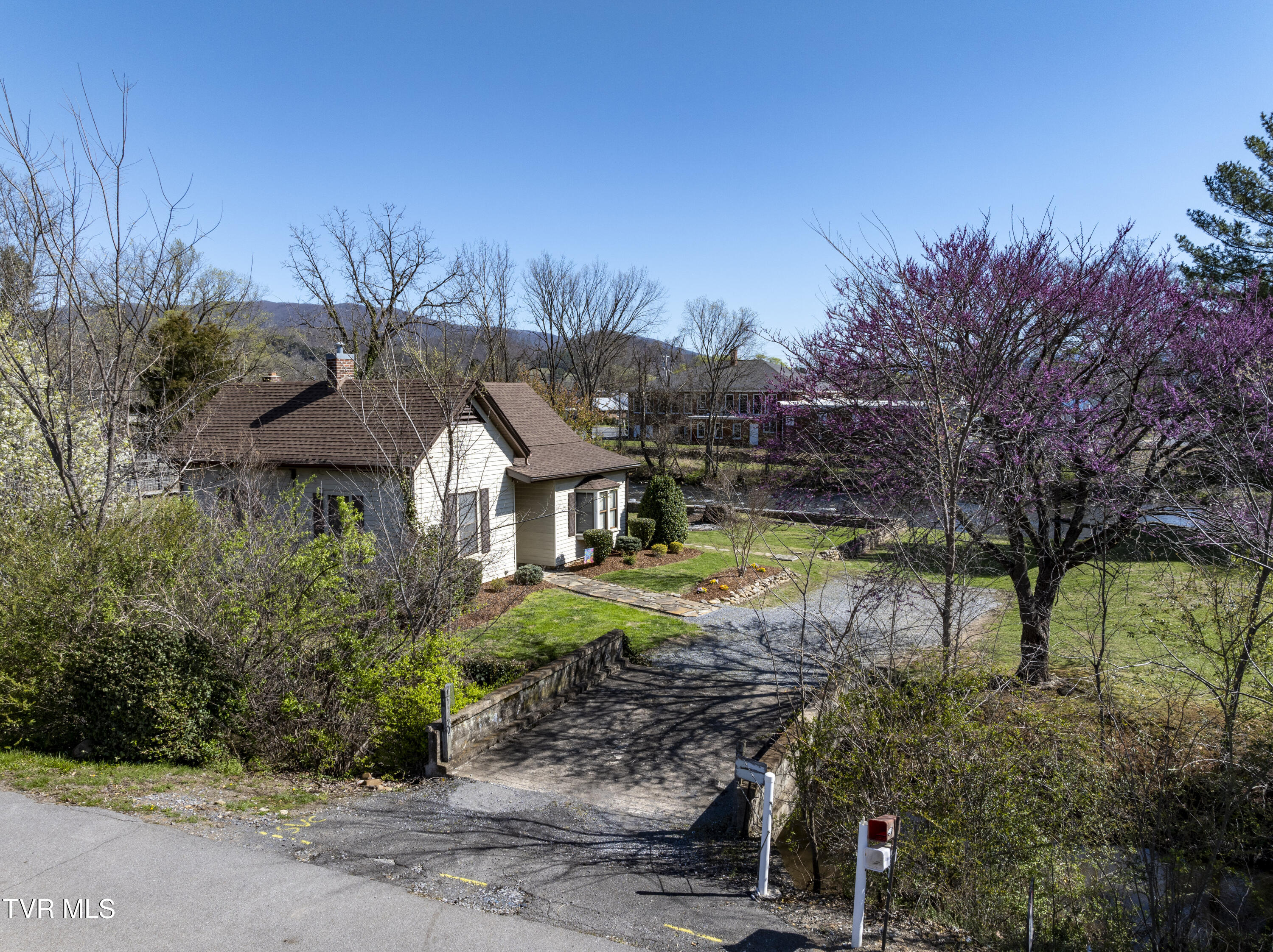 220 Riverside Drive, Elizabethton, Tennessee image 5