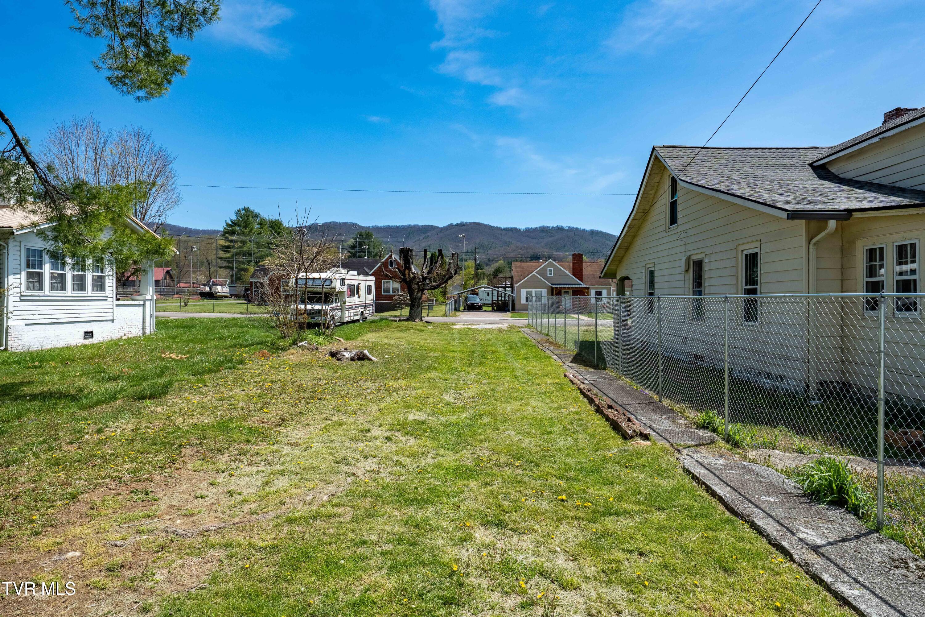 227 Murphey Street, Mountain City, Tennessee image 9