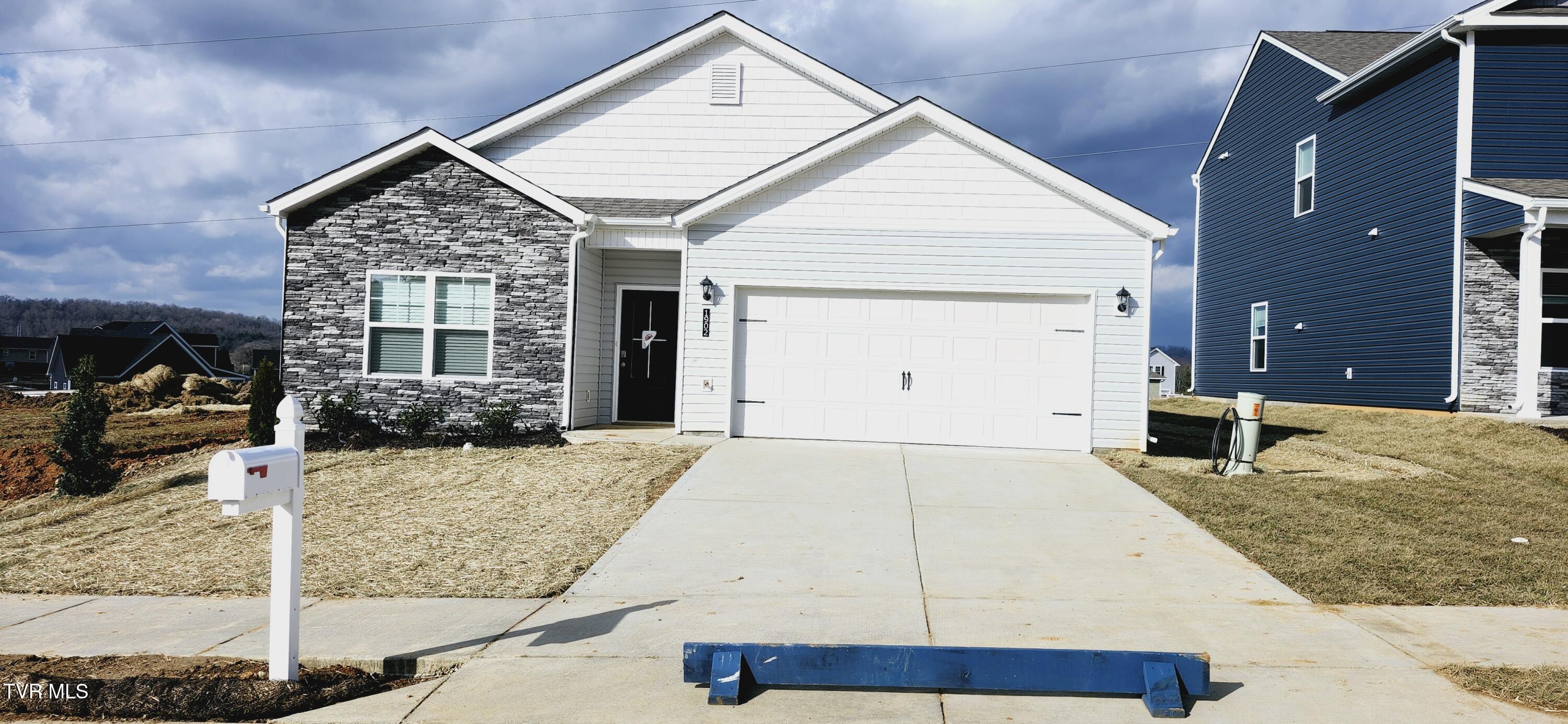 1902 Fox Meadows Circle, Bluff City, Tennessee image 1