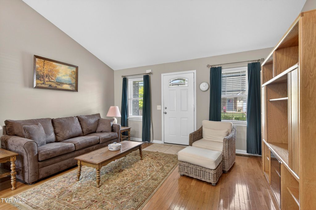 Photo of 527 Redstone Drive #Unit 9, Bristol, TN 37620 (MLS # 9995944)