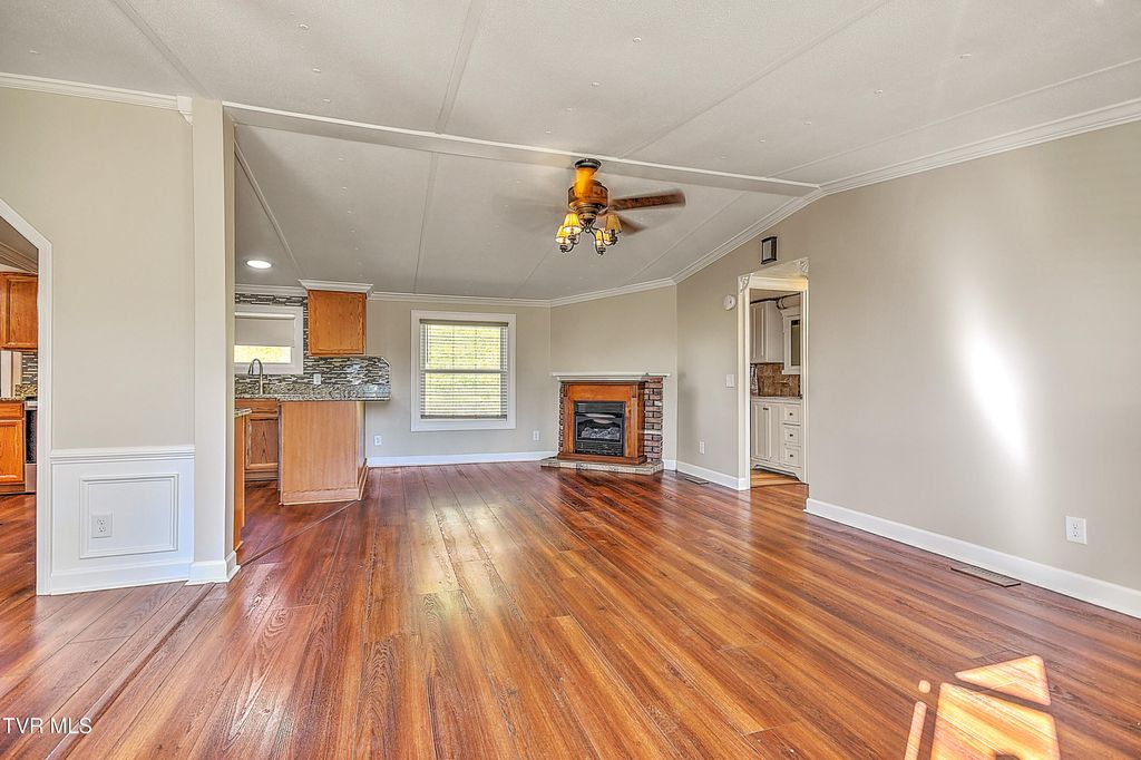 Photo of 1302 Camelia Avenue, Kingsport, TN 37660 (MLS # 9987037)