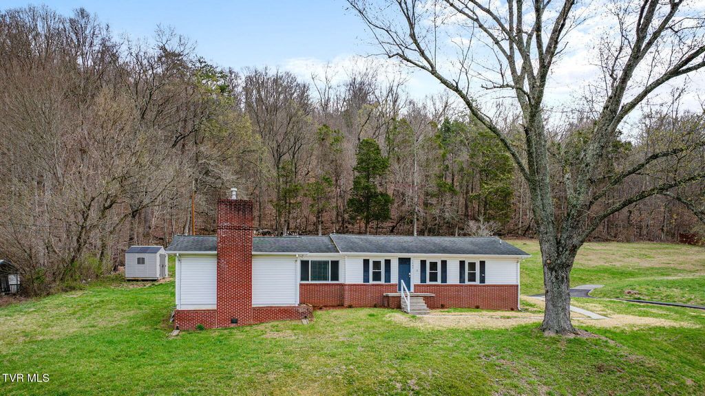 Photo of 1263 Summerville Road, Kingsport, TN 37663 (MLS # 9992452)