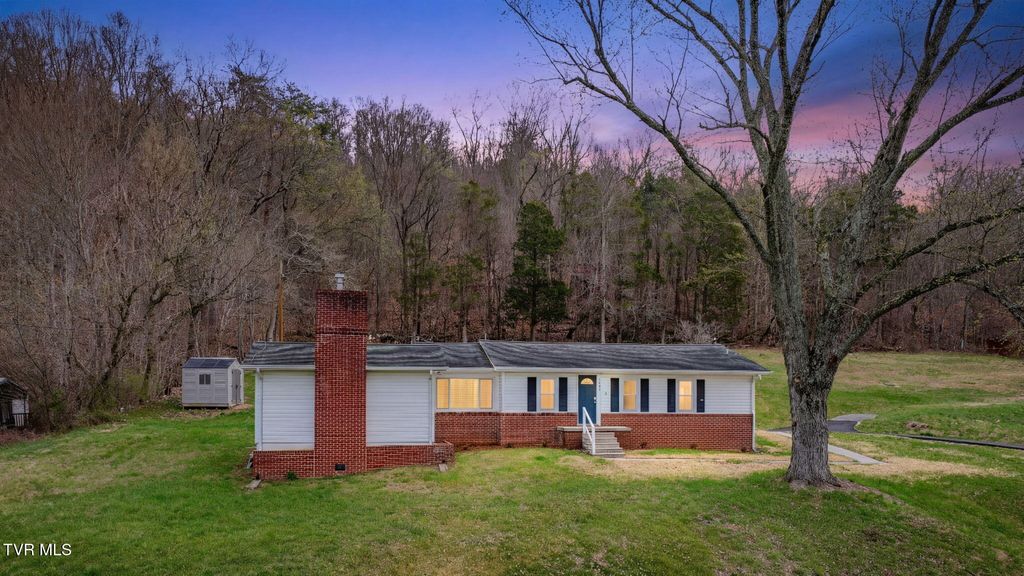 Photo of 1263 Summerville Road, Kingsport, TN 37663 (MLS # 9992452)