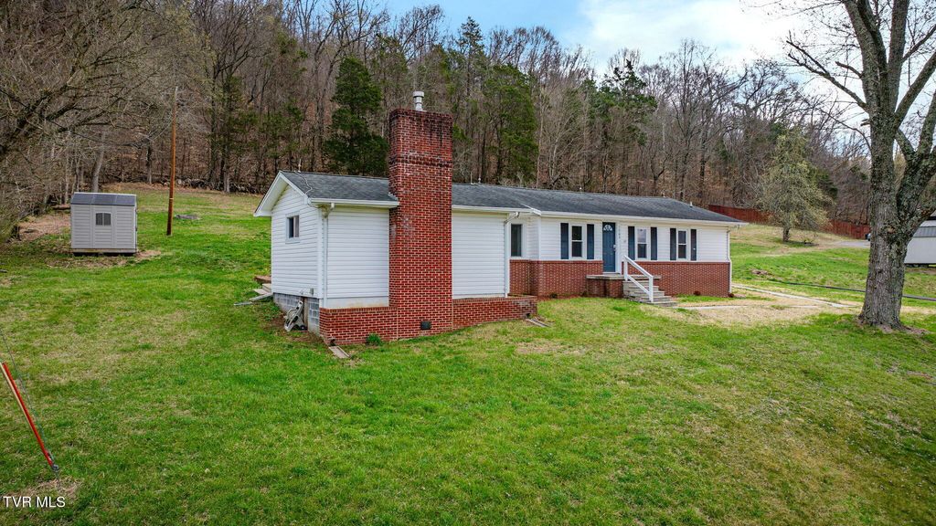 Photo of 1263 Summerville Road, Kingsport, TN 37663 (MLS # 9992452)