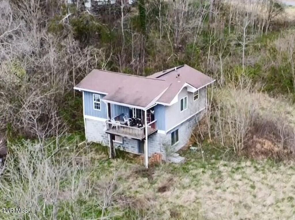 Photo of 129 Cross Valley Road, Surgoinsville, TN 37873 (MLS # 9992732)