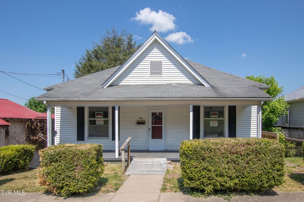 Photo of 708 Portsmouth Avenue, Bristol, VA 24201 (MLS # 9995910)