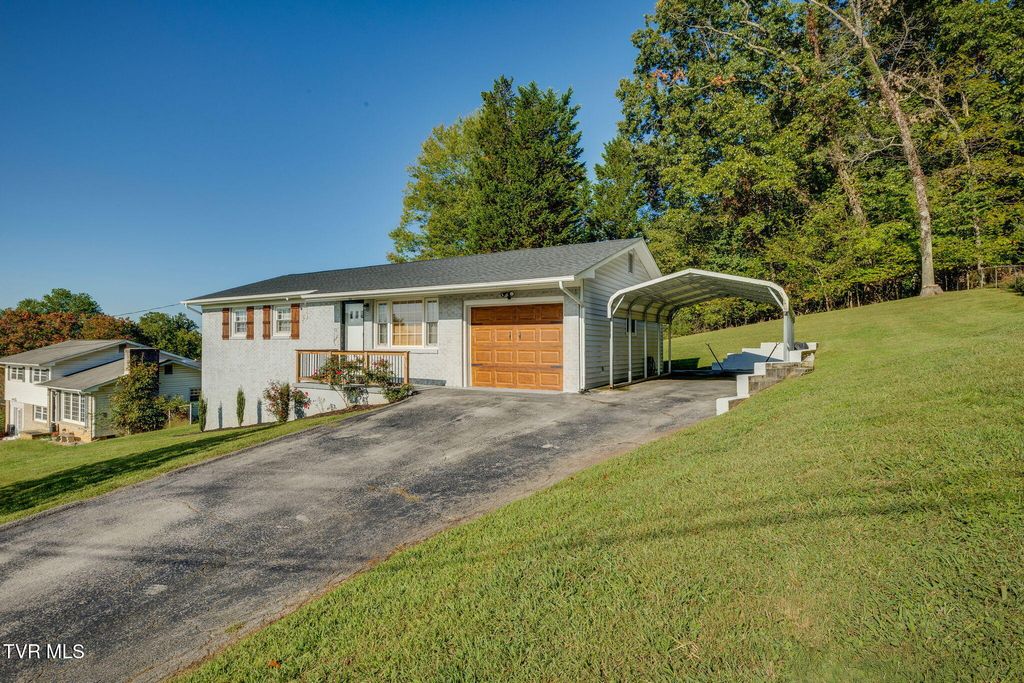 Photo of 413 Anngea Lane, Kingsport, TN 37660 (MLS # 9986436)