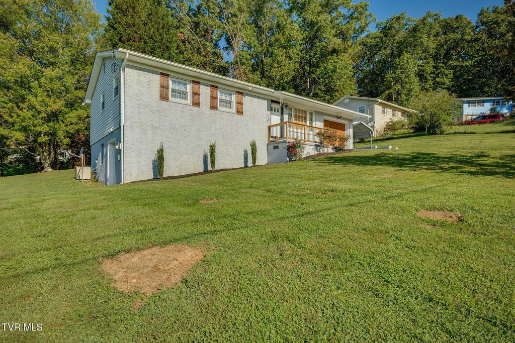 Photo of 413 Anngea Lane, Kingsport, TN 37660 (MLS # 9986436)