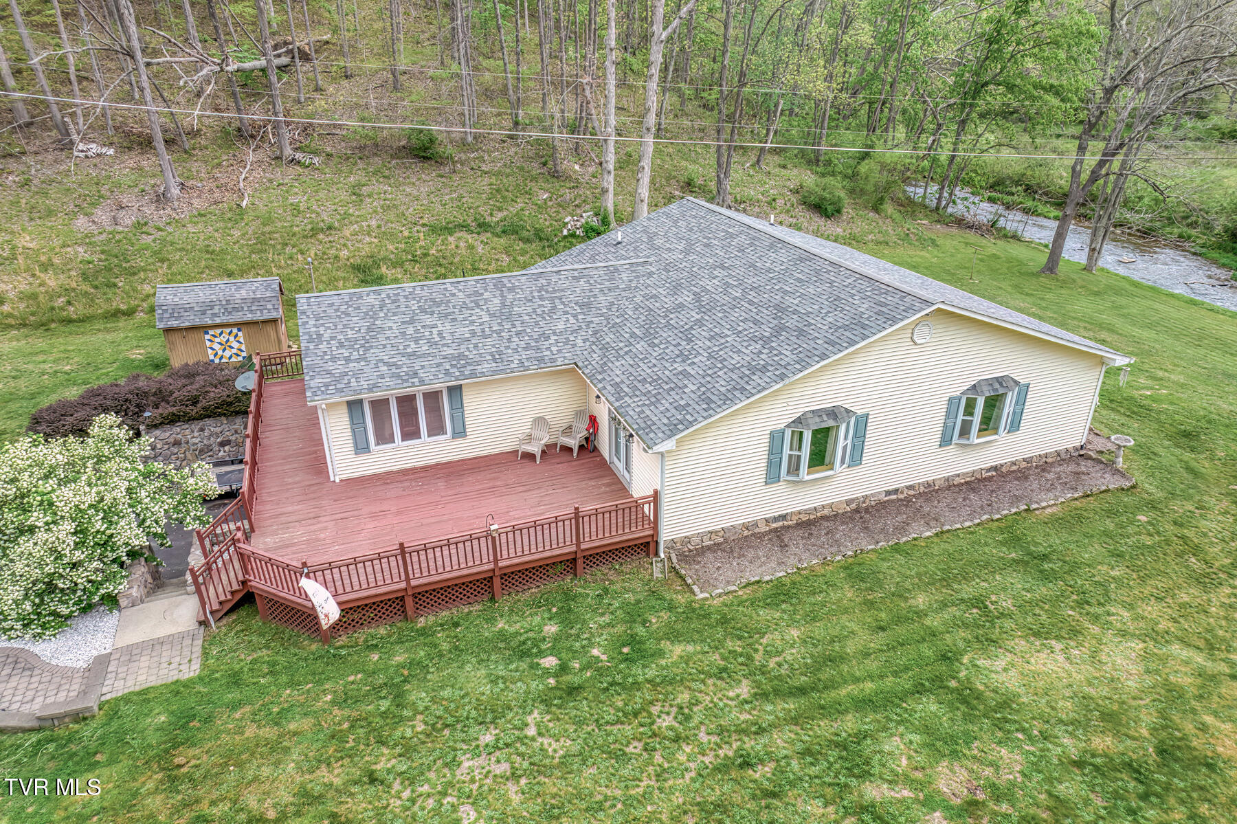 112 Conns Drive, Tazewell, Virginia image 8
