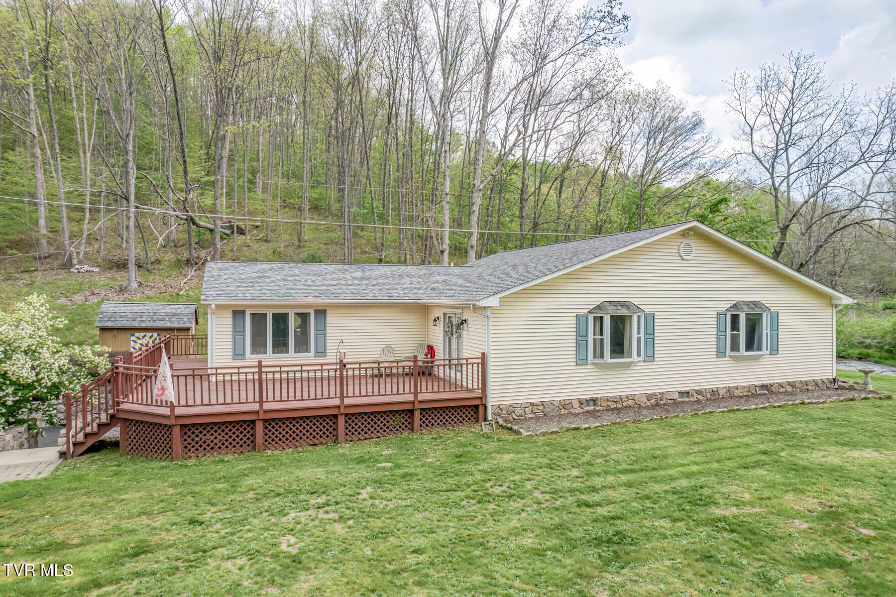 112 Conns Drive, Tazewell, Virginia image 6