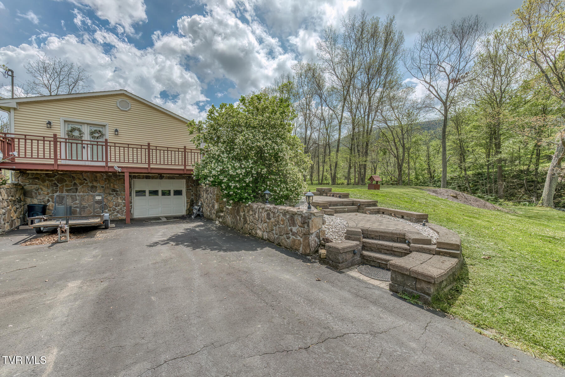 112 Conns Drive, Tazewell, Virginia image 5