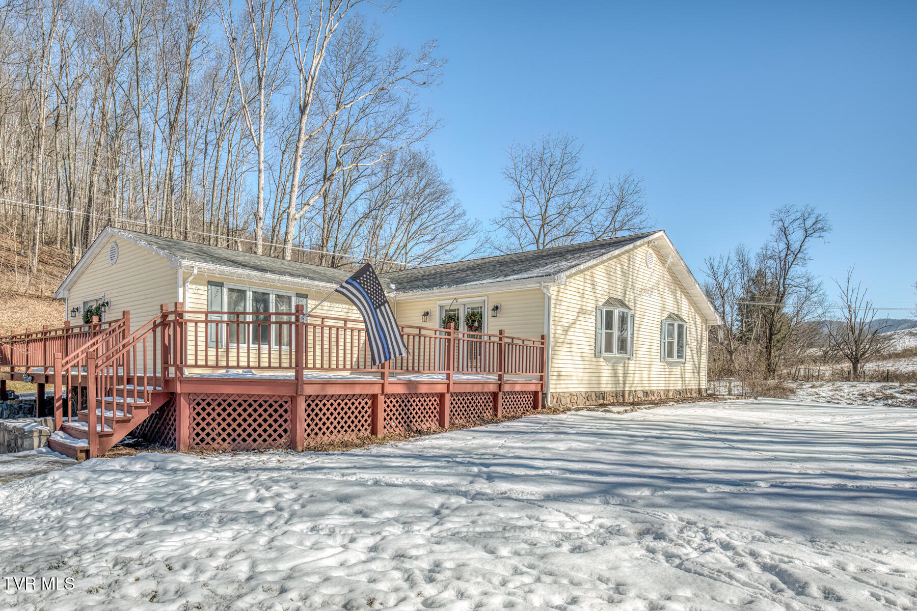 112 Conns Drive, Tazewell, Virginia image 1