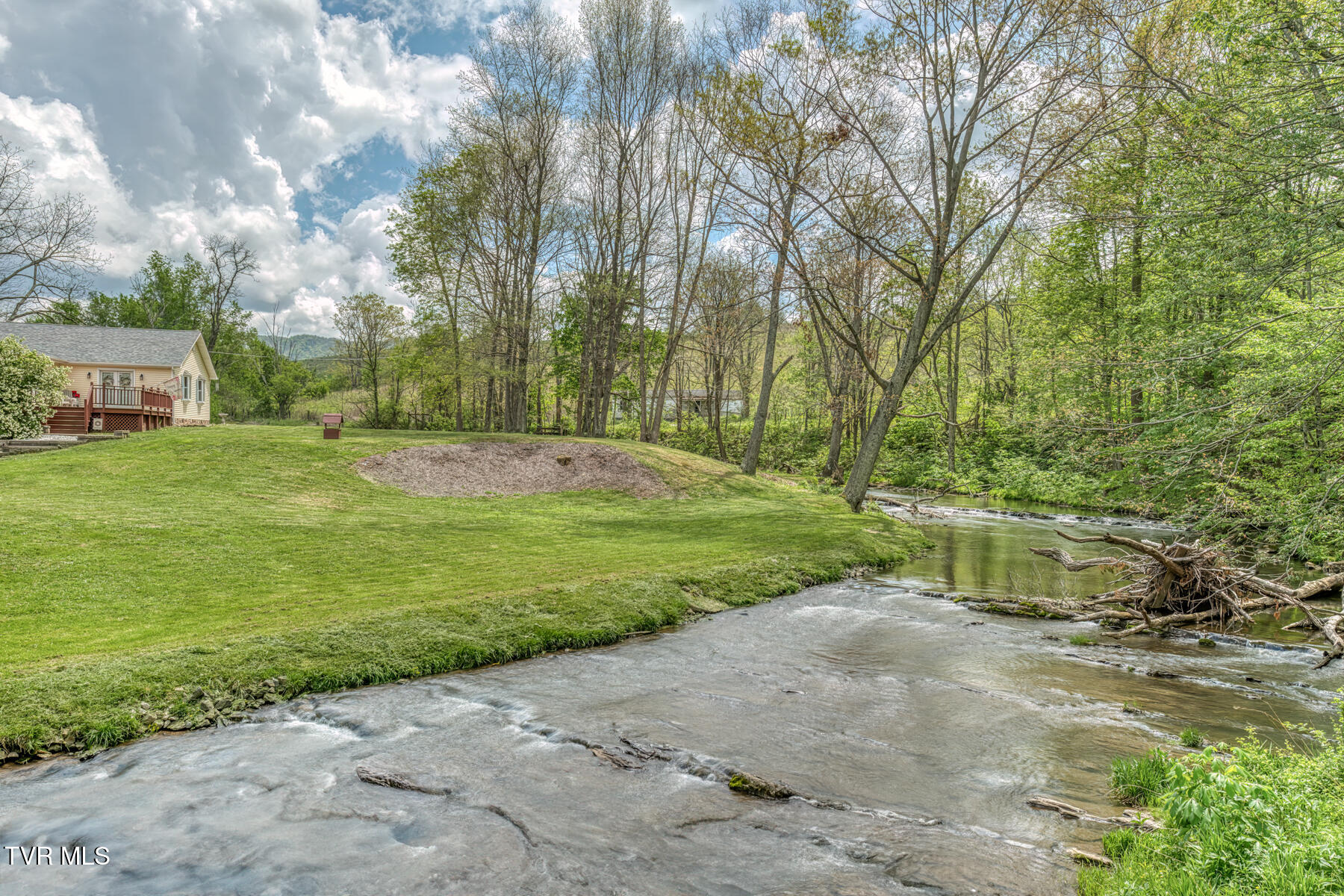 112 Conns Drive, Tazewell, Virginia image 4