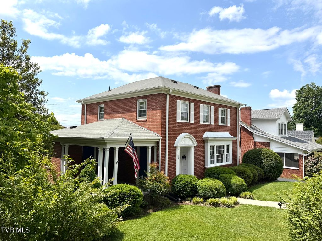 Photo of 612 Lawrence Avenue, Bristol, VA 24201 (MLS # 9995533)