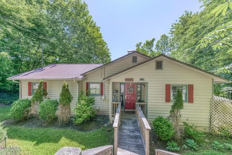 Homes For Sale - 816 Hemlock Drive<br/> Avery County, Newland, NC 28657