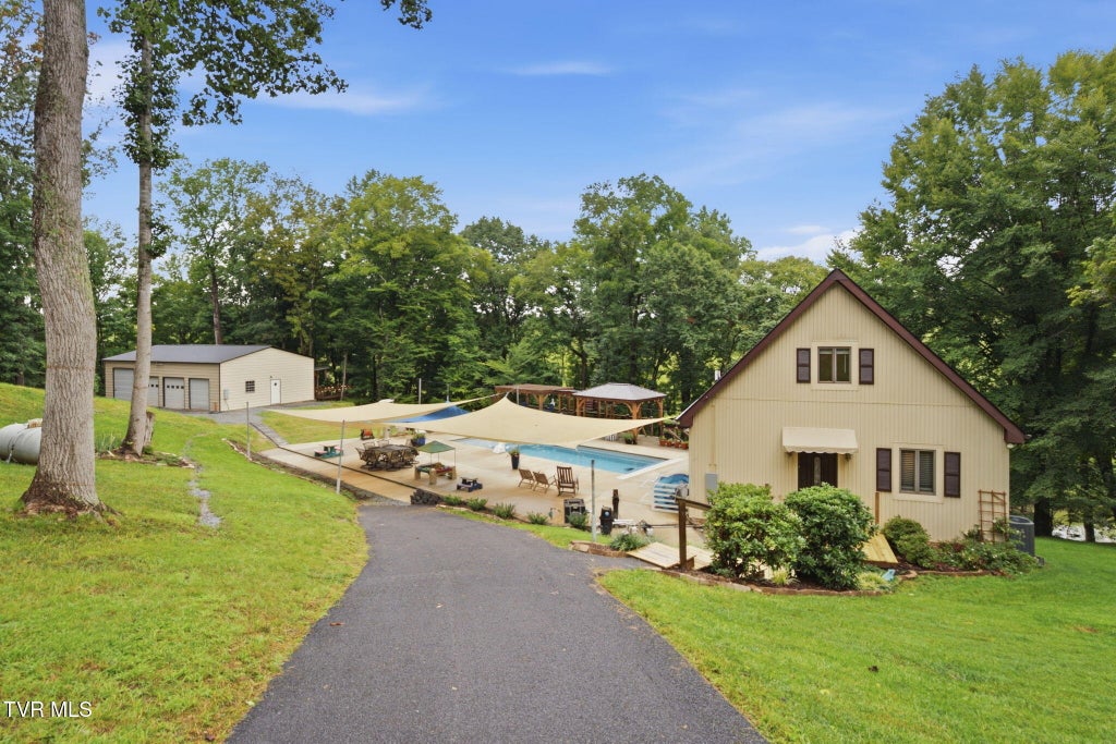 Photo of 107 Rose Drive, Gray, TN 37615 (MLS # 9999626)