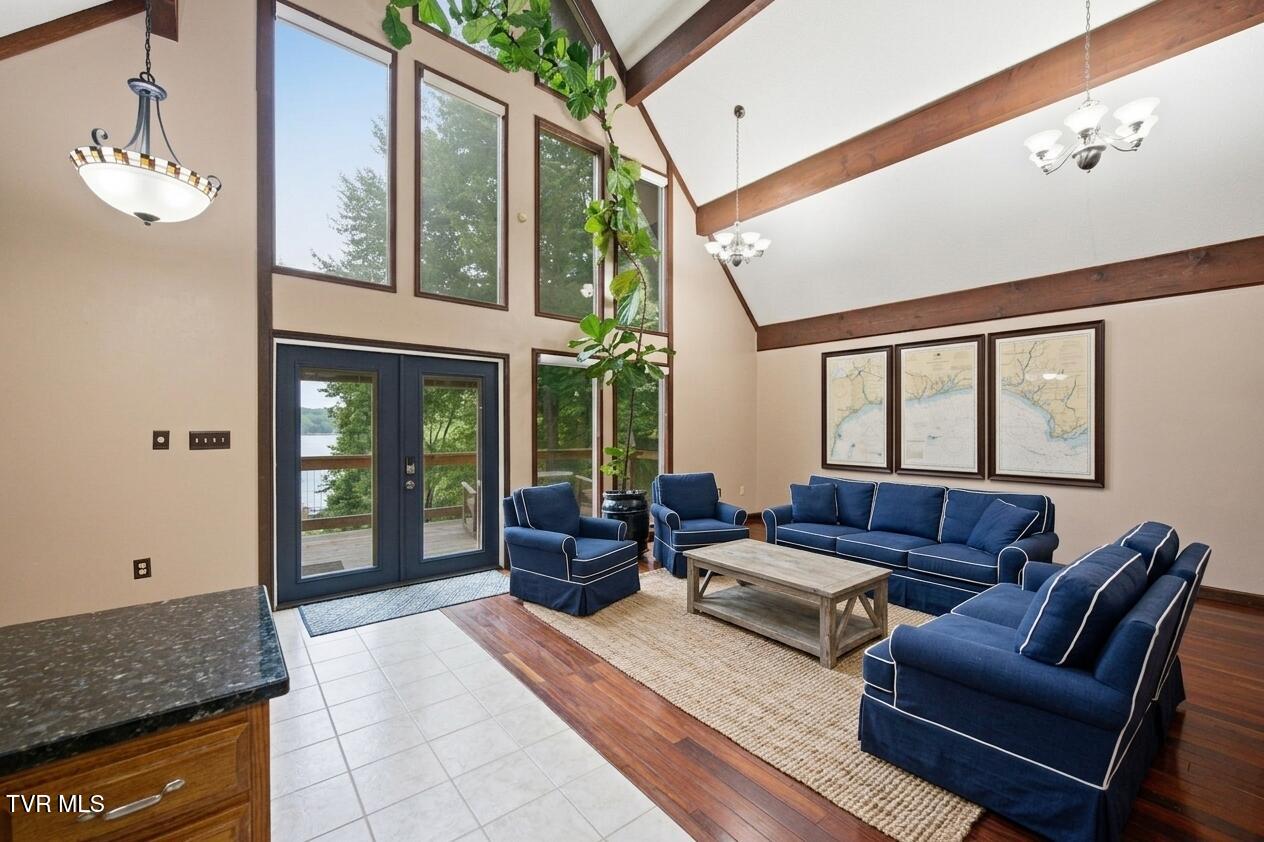 107 Rose Drive