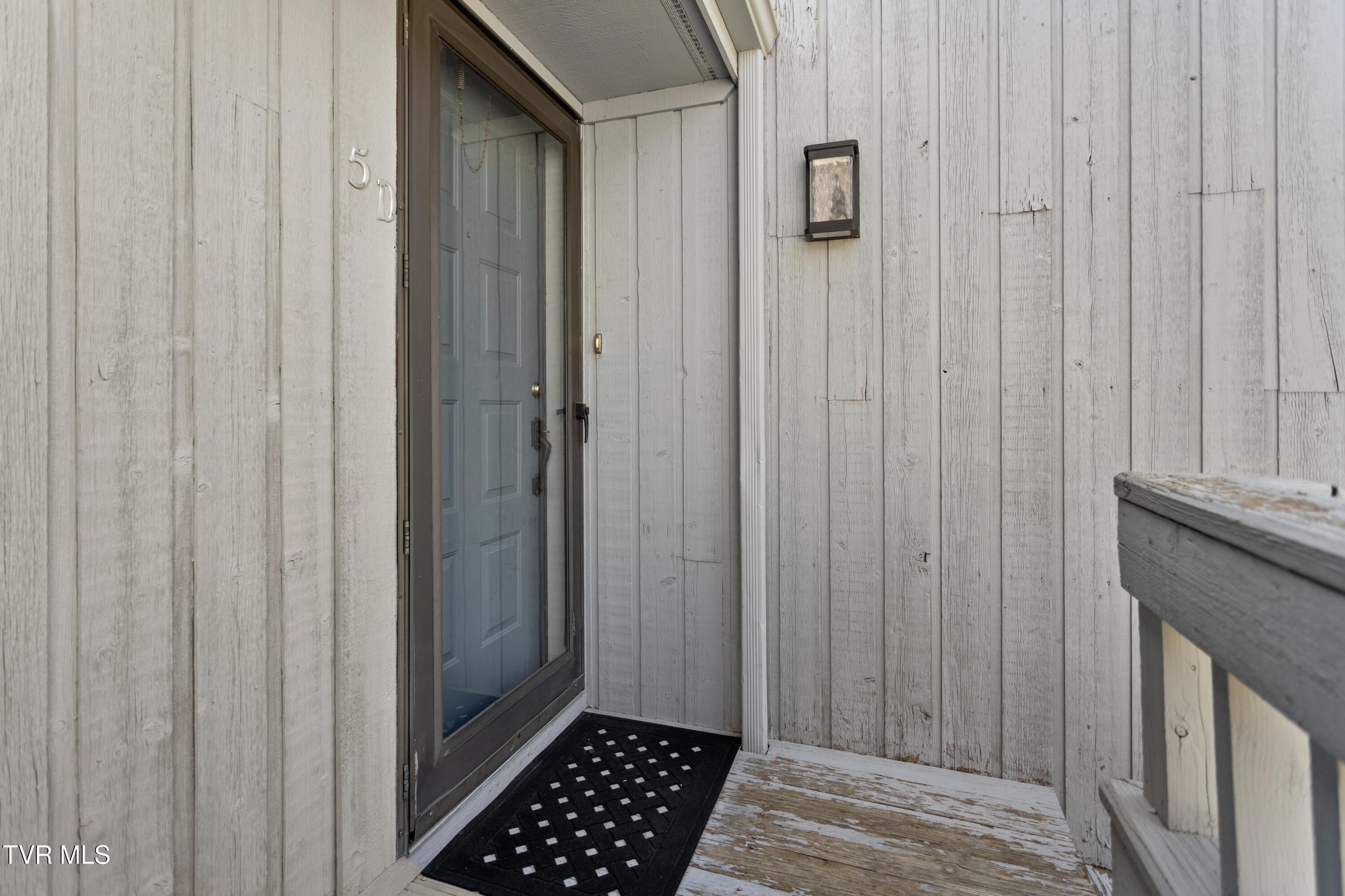 100 Wonderland Drive 5d