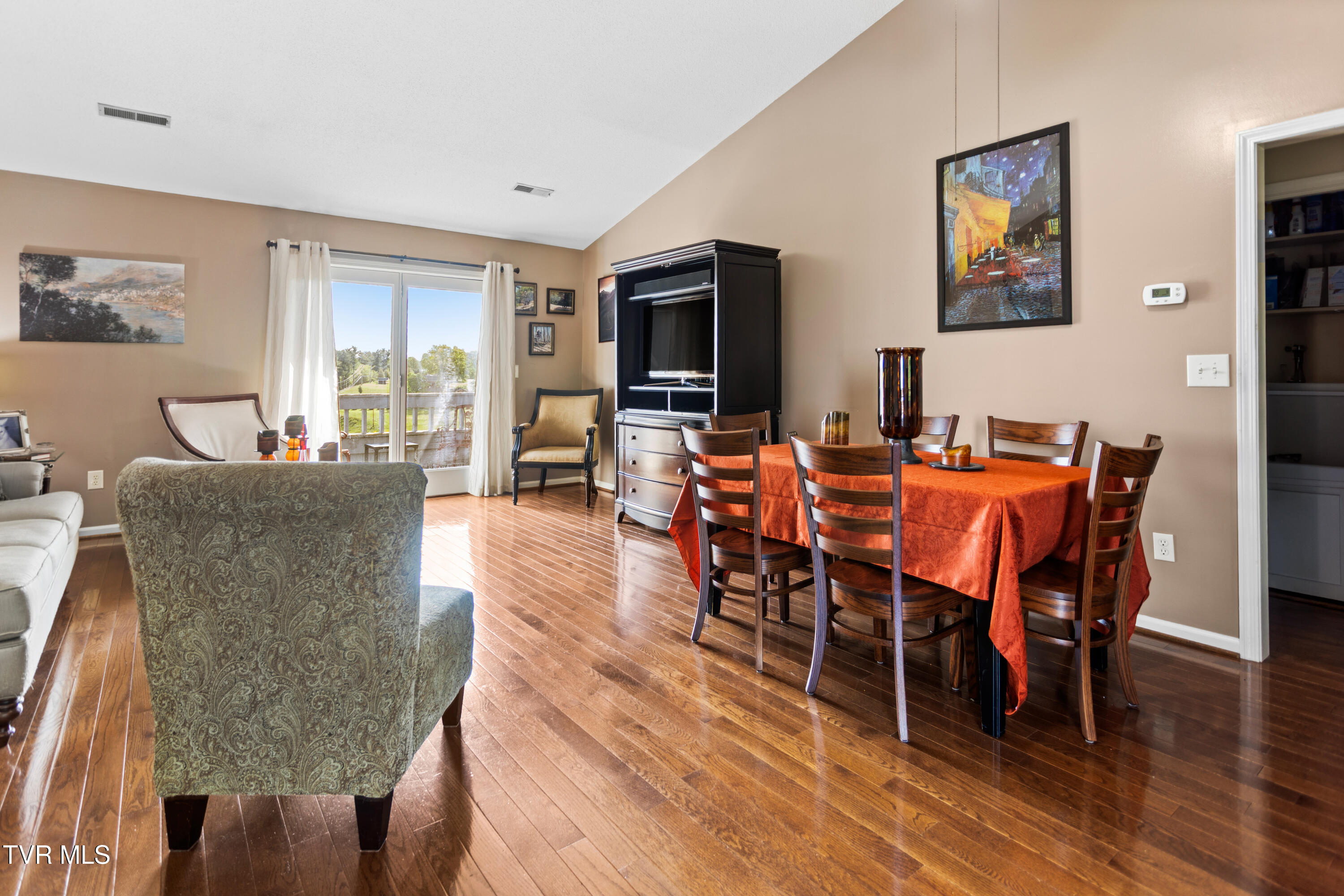 100 Wonderland Drive 5d