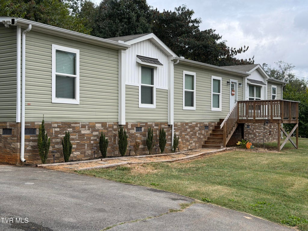Photo of 1777 Siam Road, Elizabethton, TN 37643 (MLS # 10001806)
