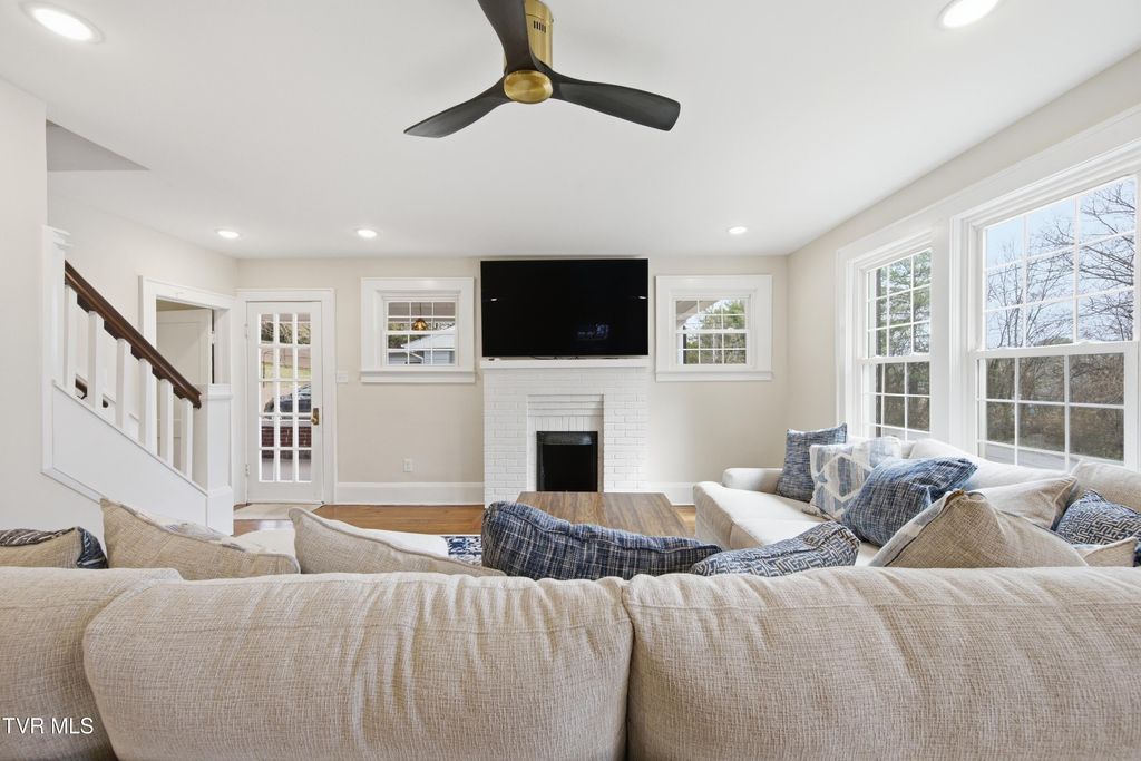 Photo of 1224 7th Avenue, Bristol, TN 37620 (MLS # 9991904)