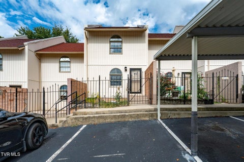 Photo of 105 Phoenix Court #105, Kingsport, TN 37663 (MLS # 10001364)