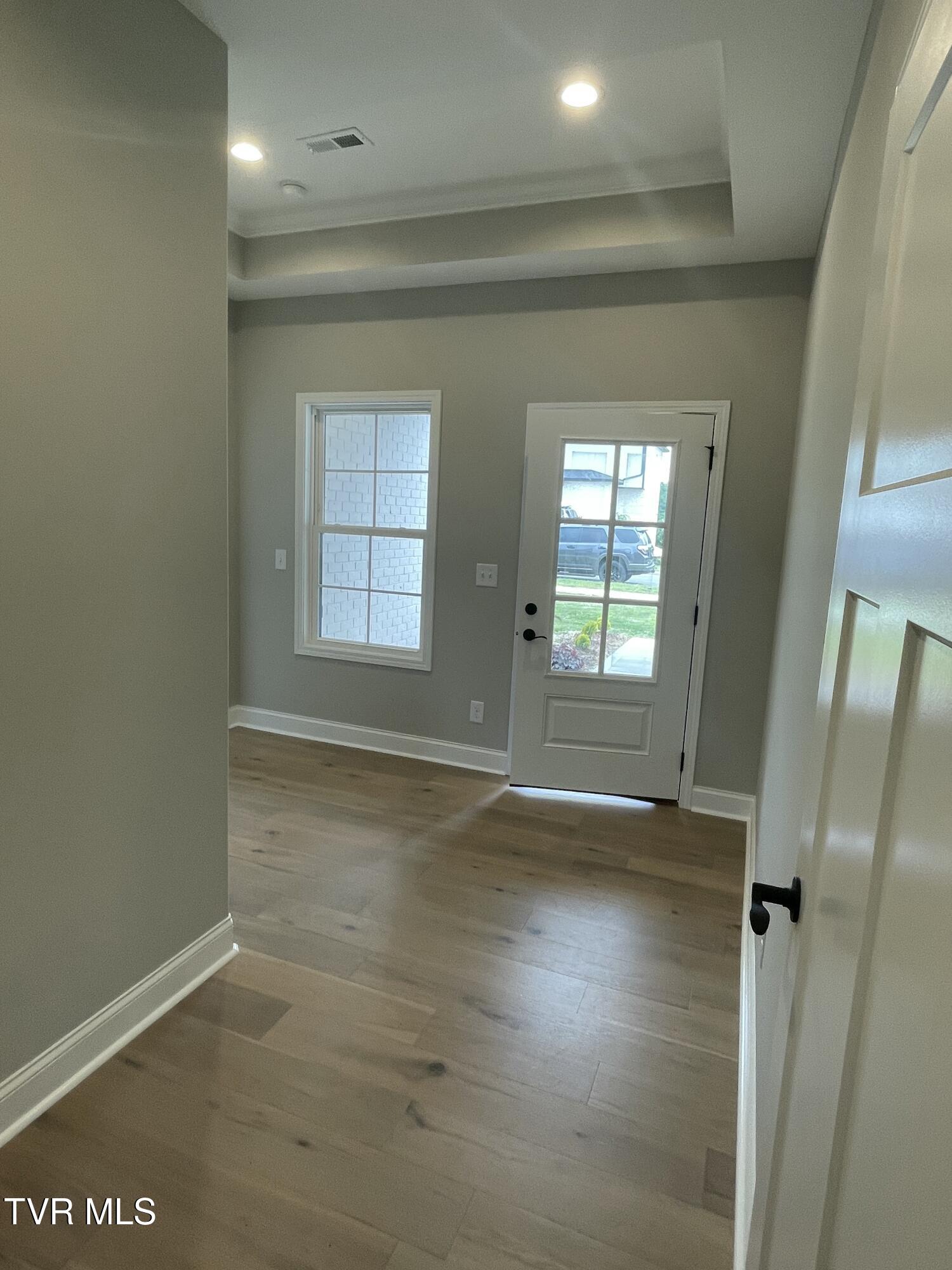 4064 Maize Place, Piney Flats, Tennessee image 2