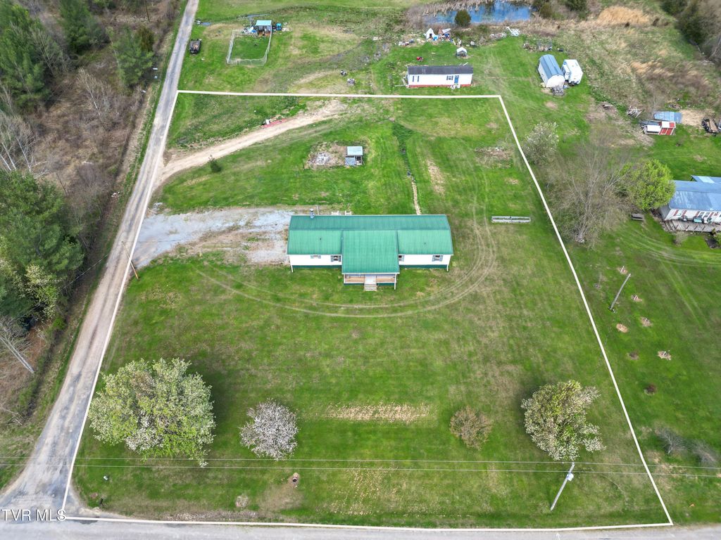 Photo of 1675 Billy Bible Road, Greeneville, TN 37745 (MLS # 9992811)