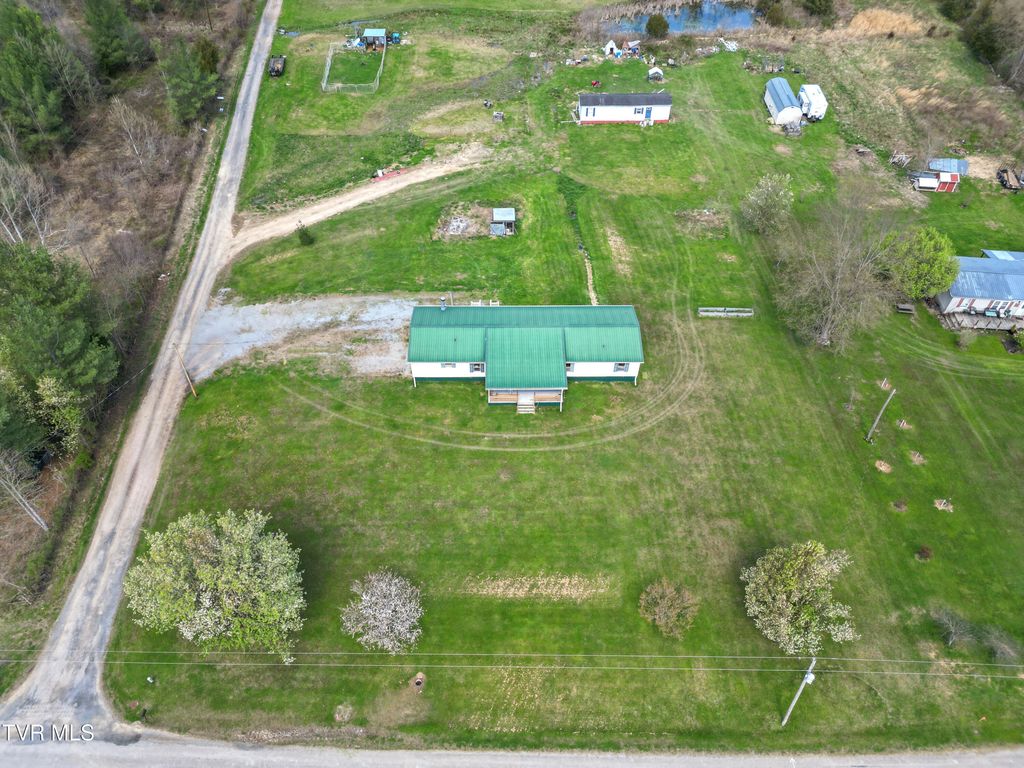 Photo of 1675 Billy Bible Road, Greeneville, TN 37745 (MLS # 9992811)