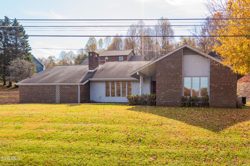 Photo of 3514 Lakeshore Drive, Kingsport, TN 37663 (MLS # 9987851)