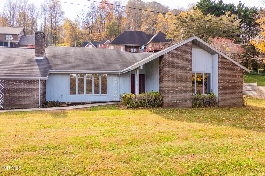 Photo of 3514 Lakeshore Drive, Kingsport, TN 37663 (MLS # 9987851)