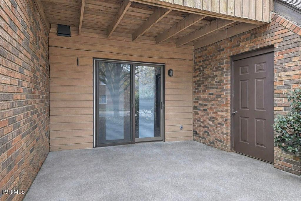 Photo of 500 Fleetwood Drive #7, Kingsport, TN 37660 (MLS # 9991478)