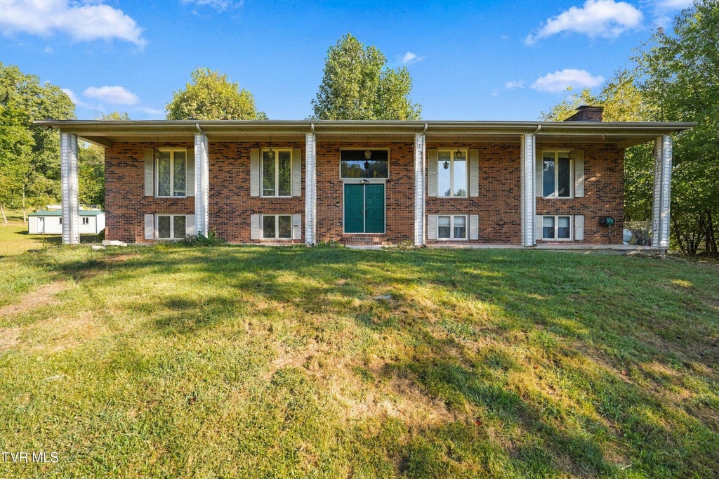 Photo of 4718 Grassland Court, Kingsport, TN 37664 (MLS # 10002010)