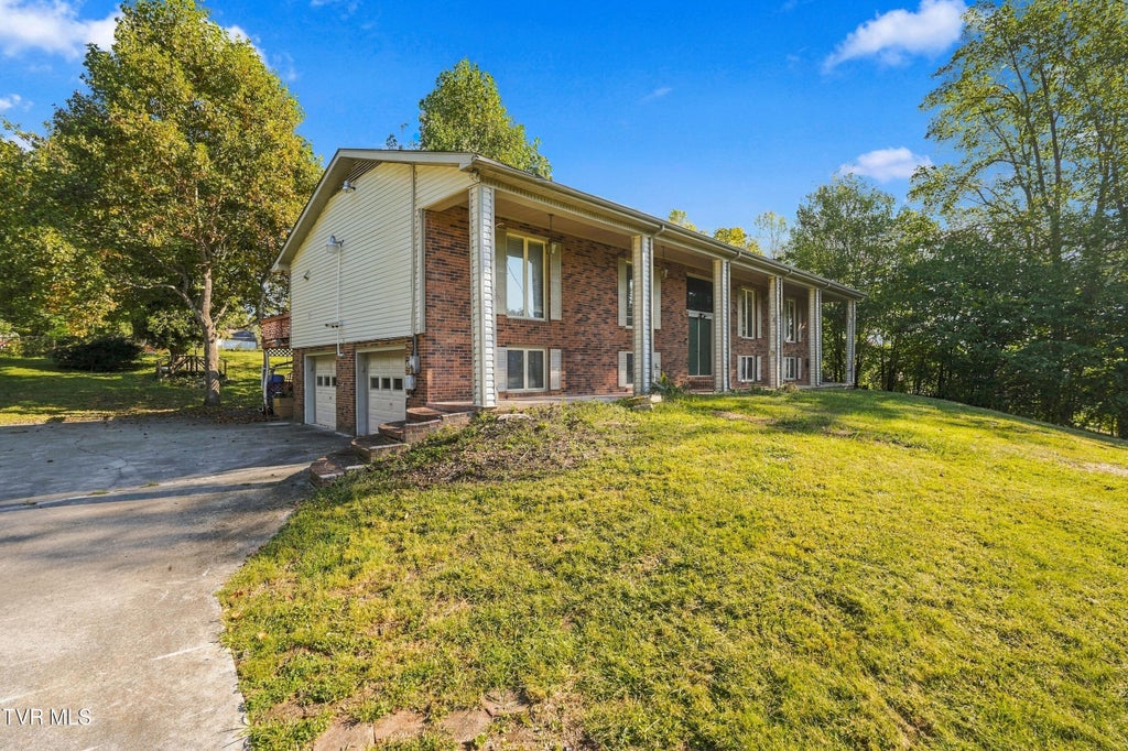 Photo of 4718 Grassland Court, Kingsport, TN 37664 (MLS # 10002010)