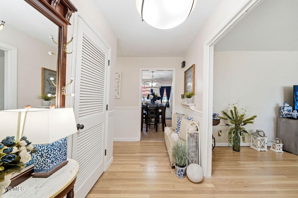 Photo of 1200 Michigan Avenue, Elizabethton, TN 37643 (MLS # 9994008)