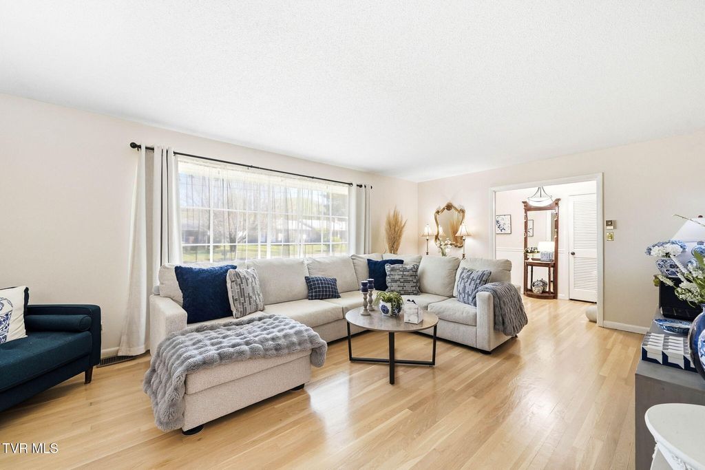 Photo of 1200 Michigan Avenue, Elizabethton, TN 37643 (MLS # 9994008)