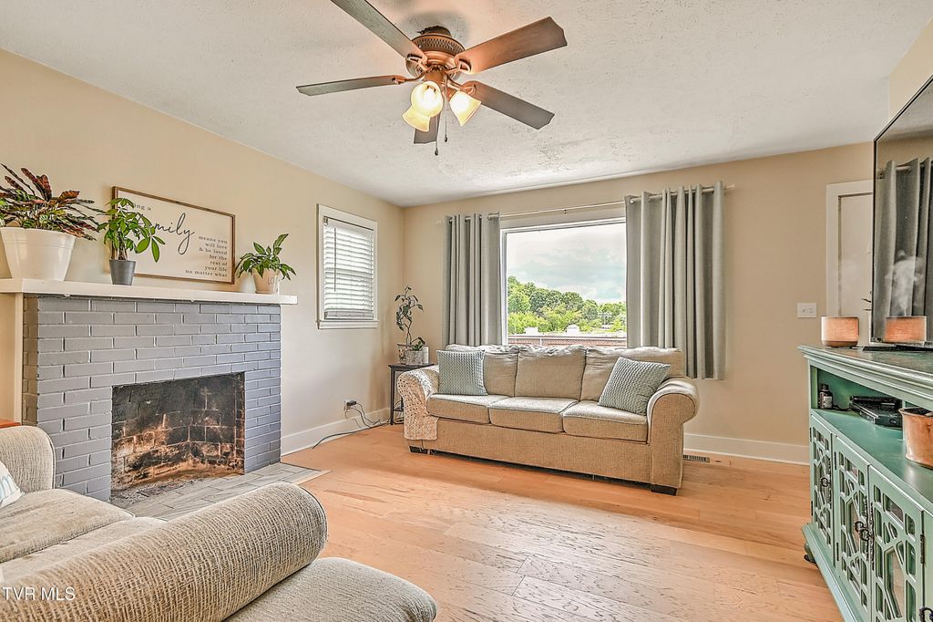 Photo of 189 Mullins Street, Kingsport, TN 37665 (MLS # 9995287)