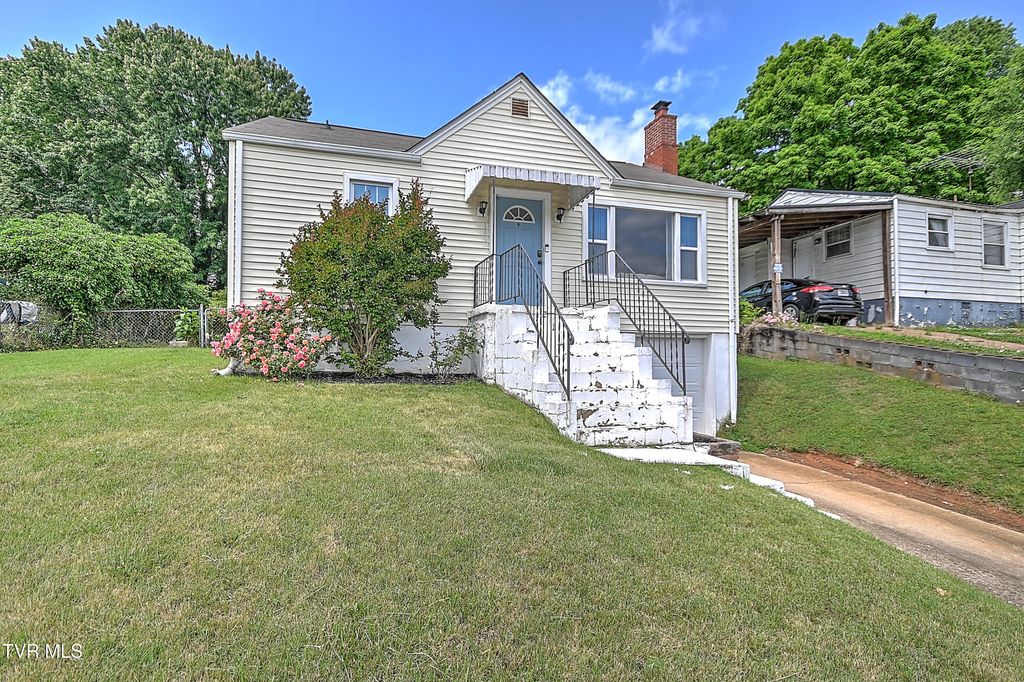 Photo of 189 Mullins Street, Kingsport, TN 37665 (MLS # 9995287)