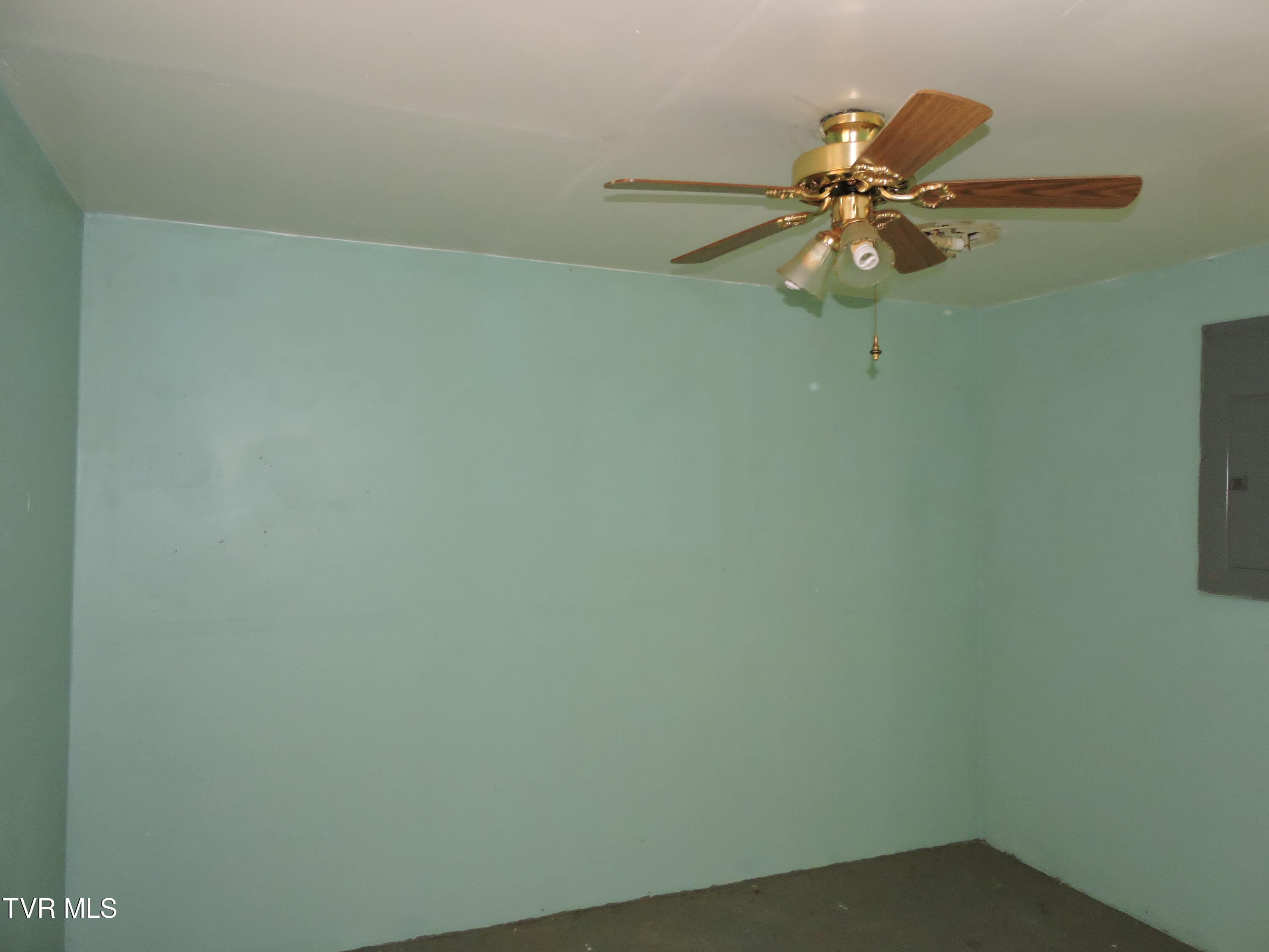 Coeburn, Virginia 24230, United States, 3 Bedrooms Bedrooms, ,1 BathroomBathrooms,Residential,Pending,58100