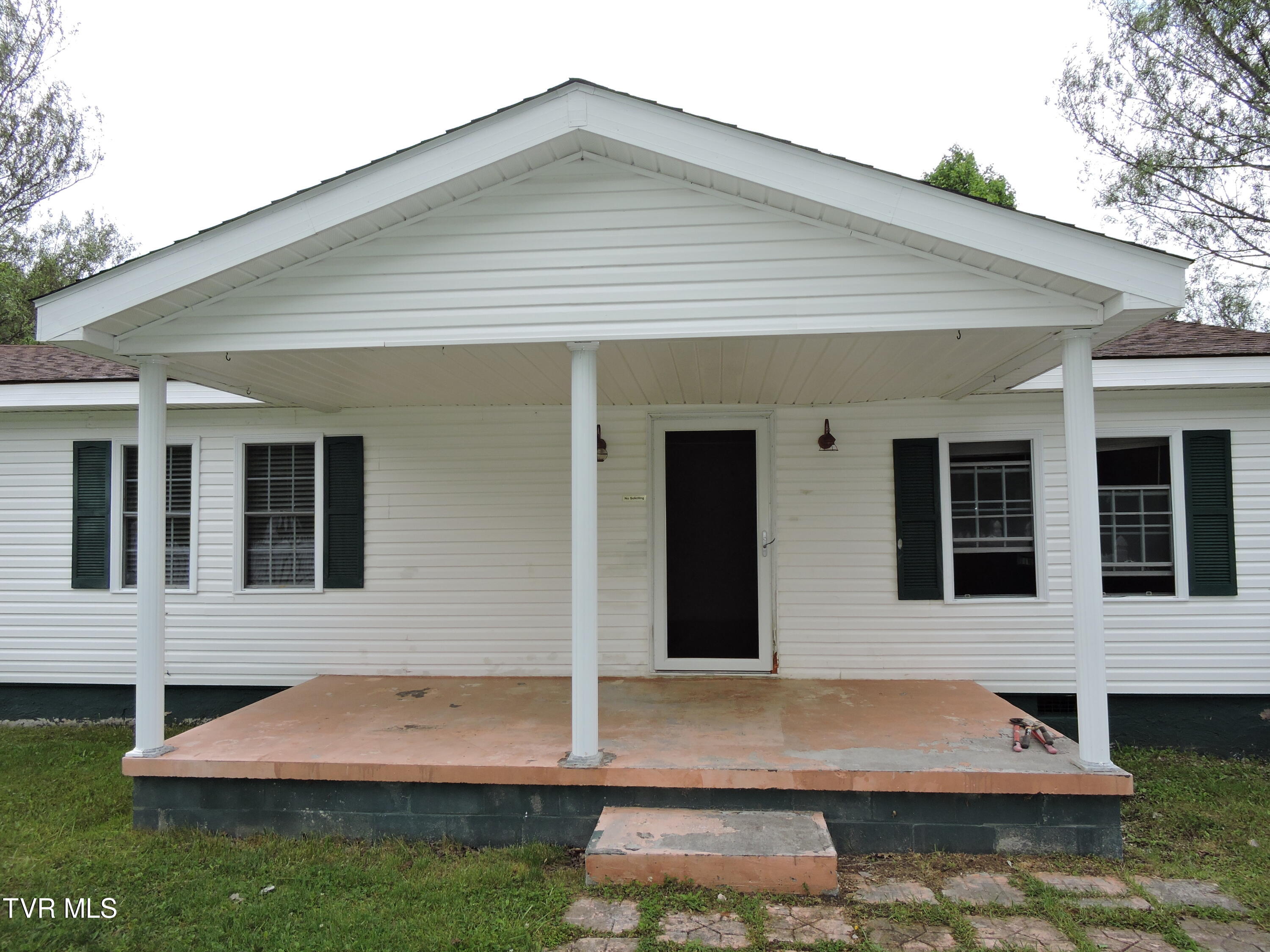 Coeburn, Virginia 24230, United States, 3 Bedrooms Bedrooms, ,1 BathroomBathrooms,Residential,Pending,58100