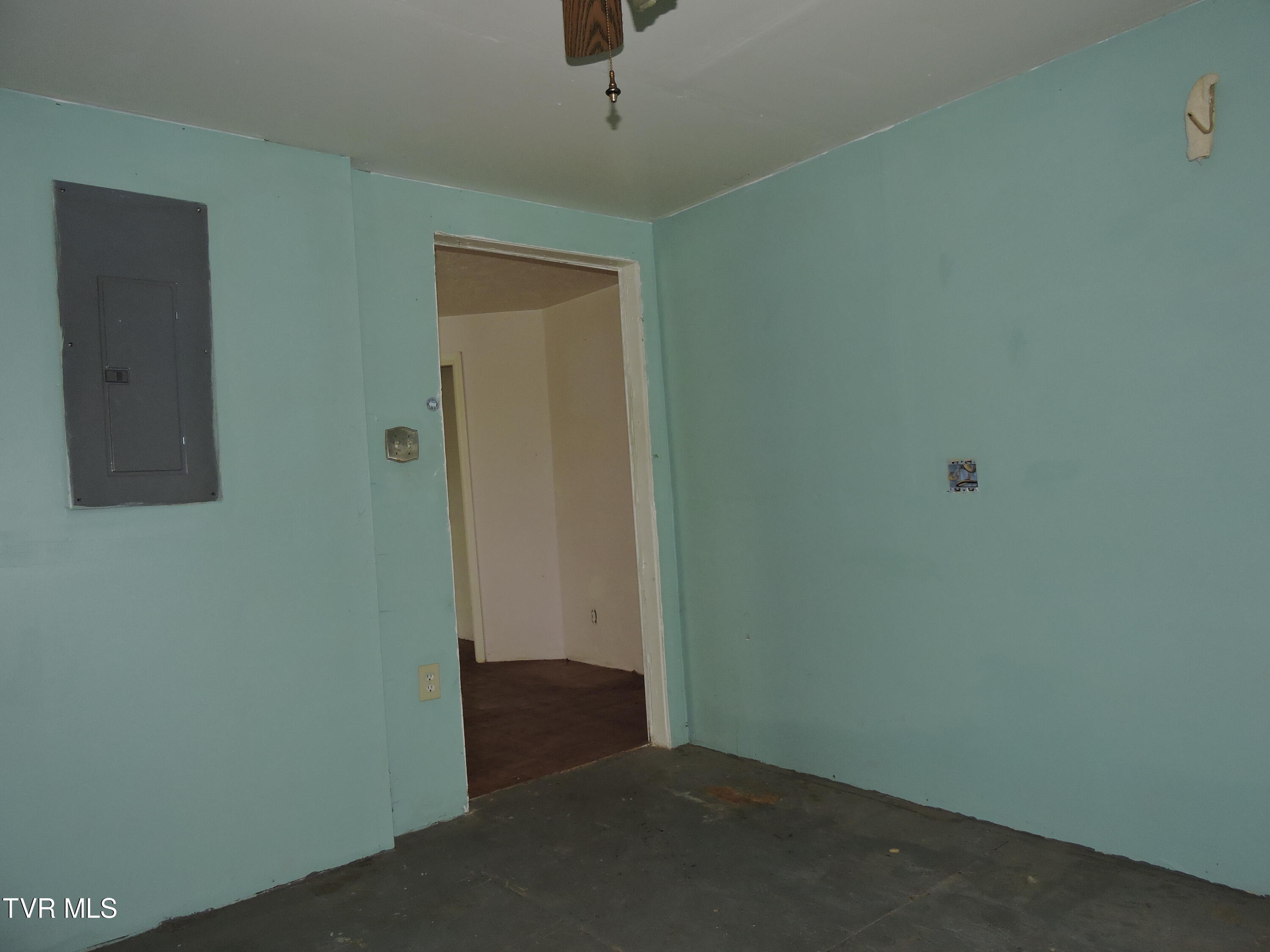 Coeburn, Virginia 24230, United States, 3 Bedrooms Bedrooms, ,1 BathroomBathrooms,Residential,Pending,58100