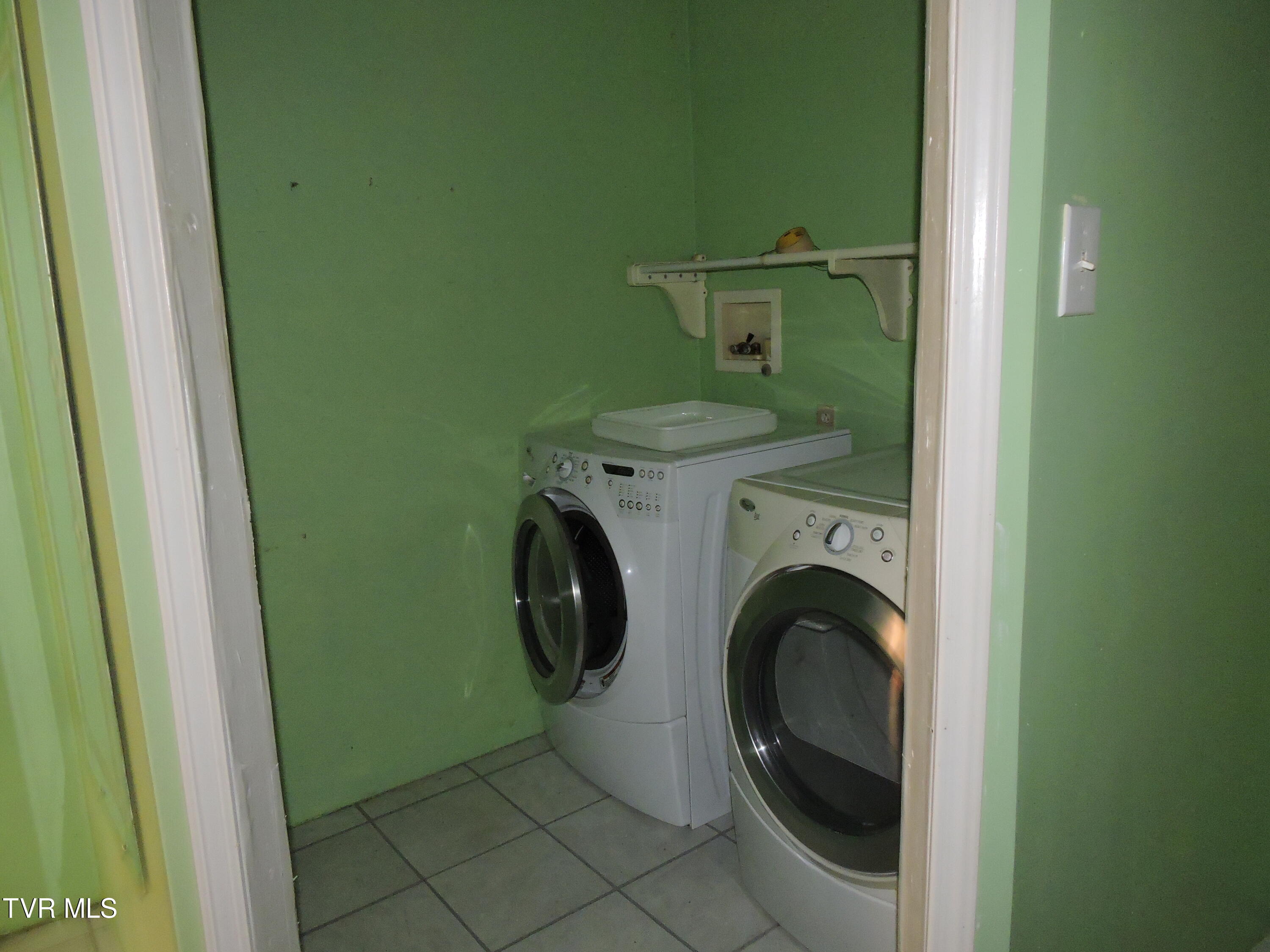 Coeburn, Virginia 24230, United States, 3 Bedrooms Bedrooms, ,1 BathroomBathrooms,Residential,Pending,58100