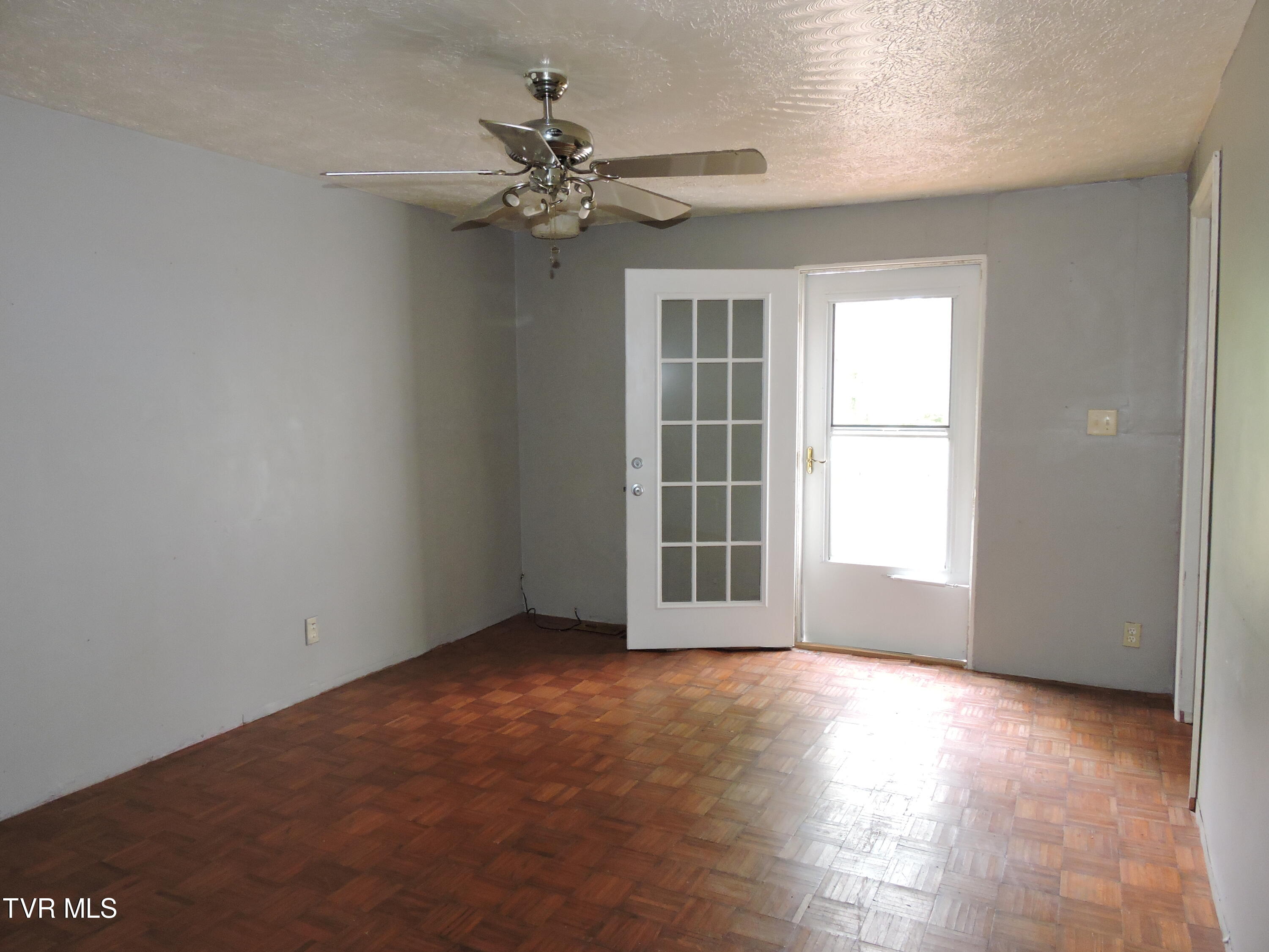 Coeburn, Virginia 24230, United States, 3 Bedrooms Bedrooms, ,1 BathroomBathrooms,Residential,Pending,58100