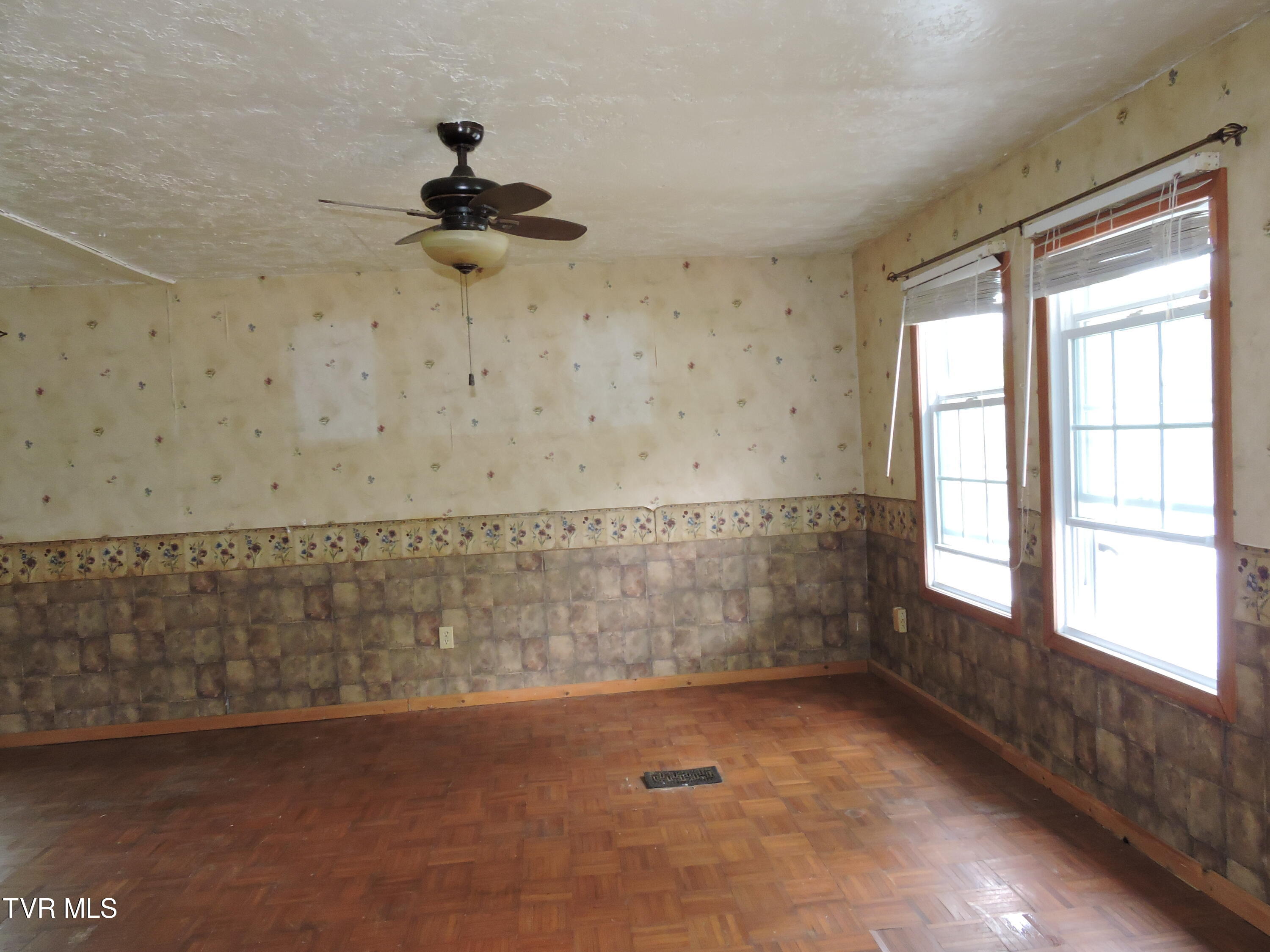 Coeburn, Virginia 24230, United States, 3 Bedrooms Bedrooms, ,1 BathroomBathrooms,Residential,Pending,58100