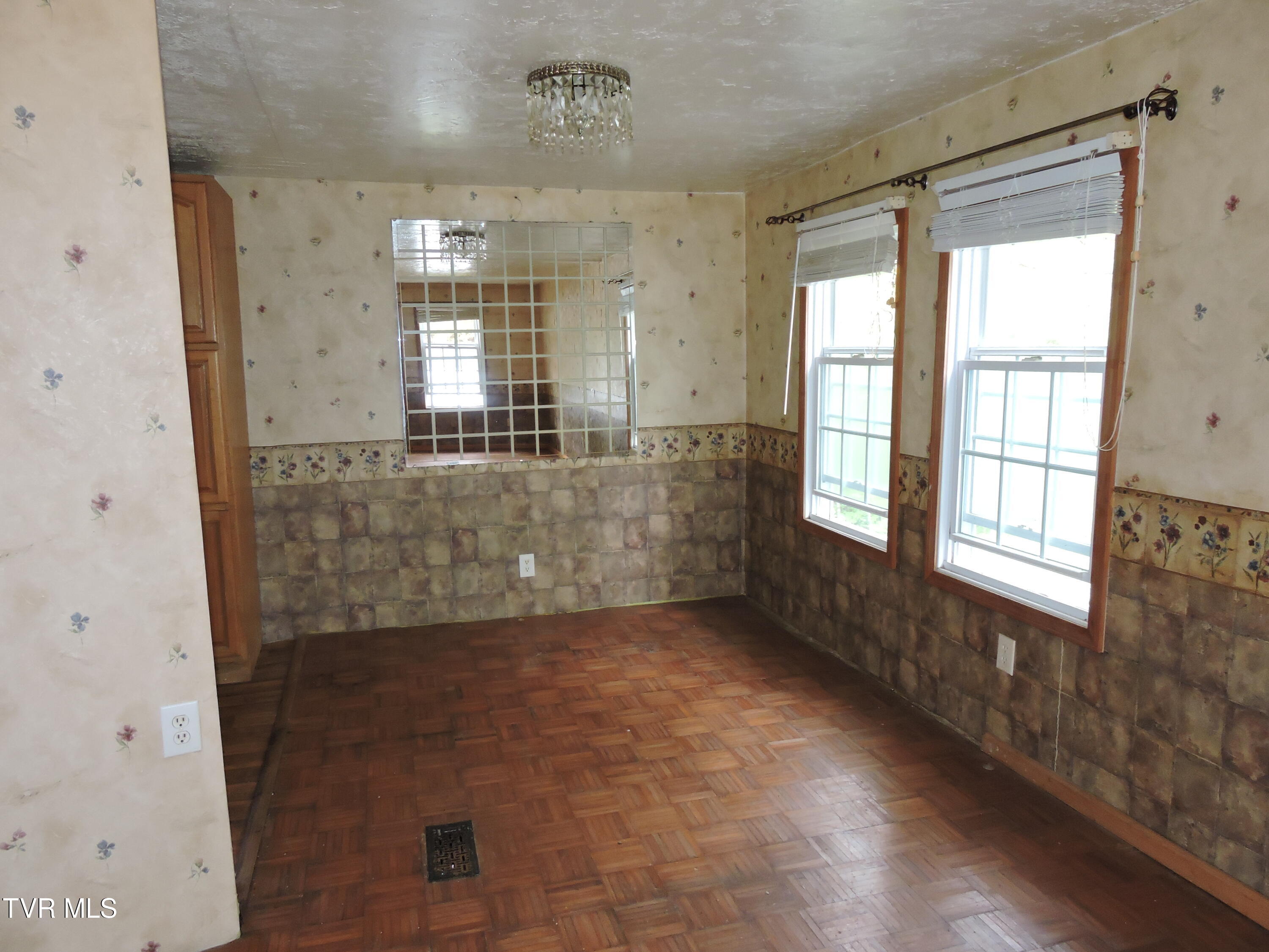 Coeburn, Virginia 24230, United States, 3 Bedrooms Bedrooms, ,1 BathroomBathrooms,Residential,Pending,58100